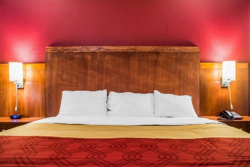 Econo Lodge Brockport image 18